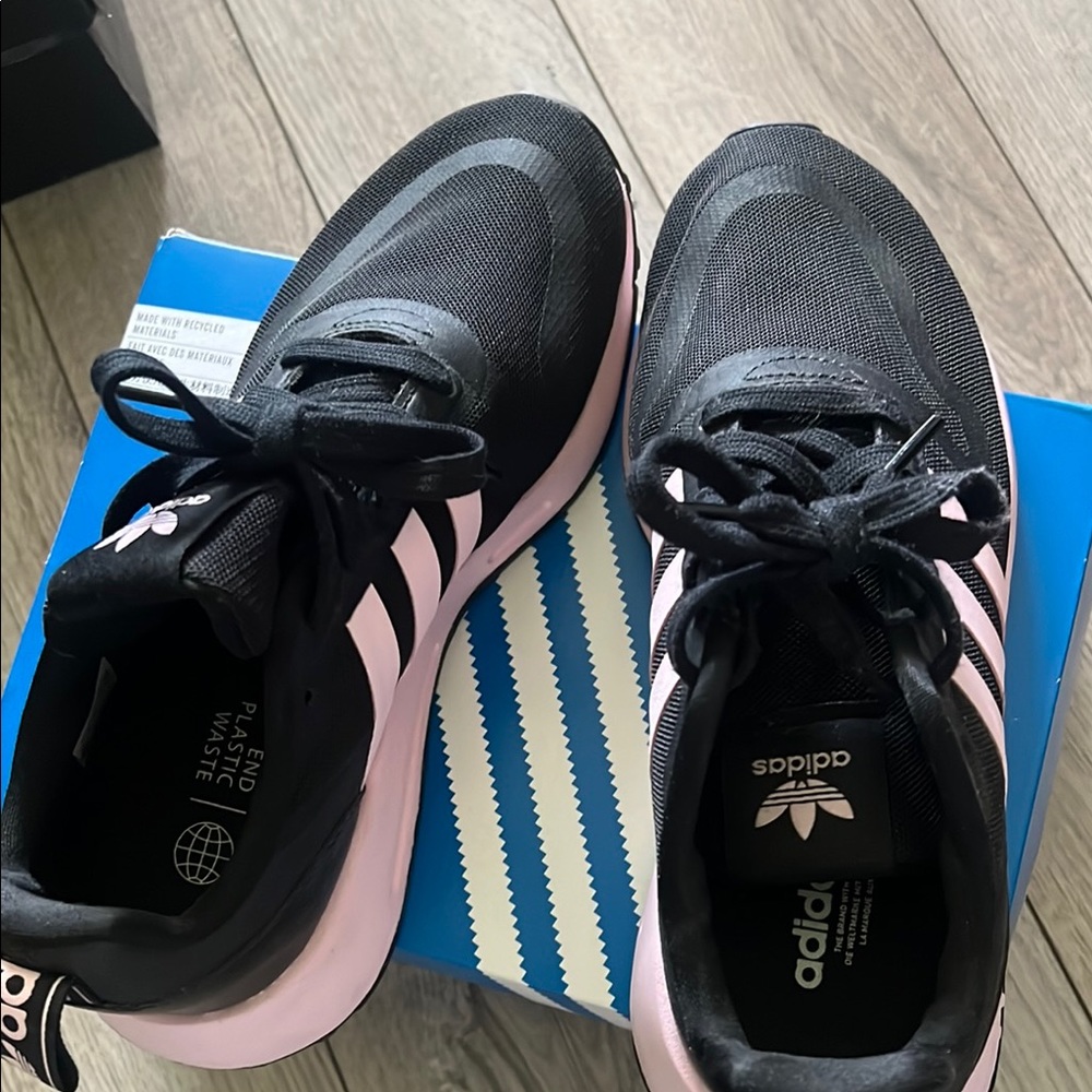 Adidas Girls Black and Pink Sneakers